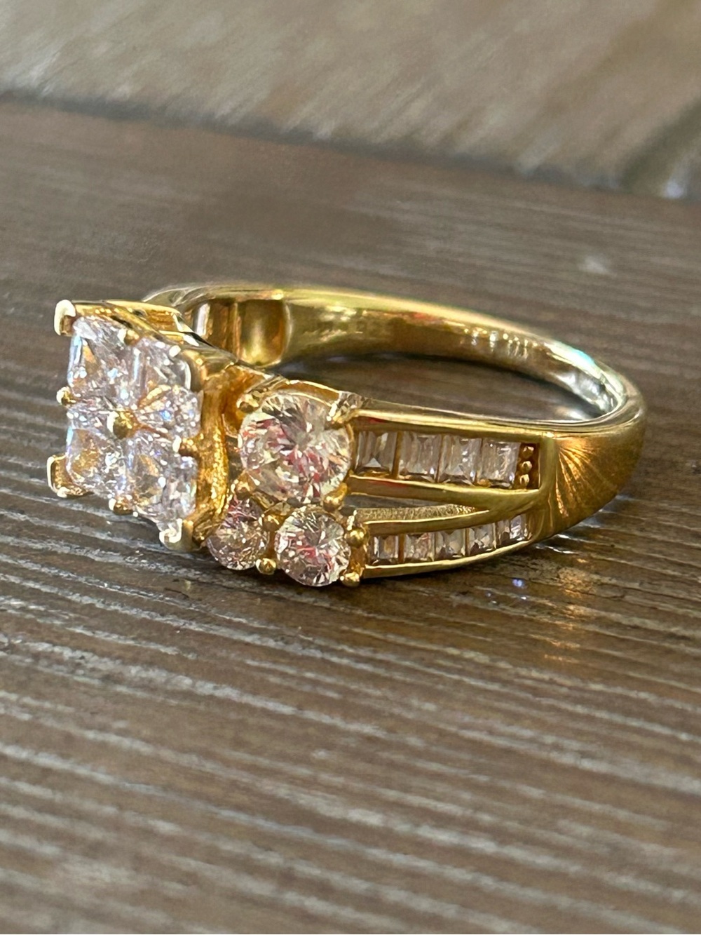 White Cubic Zirconia 18k Yellow Gold Ring